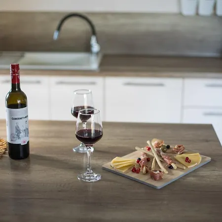 Valentina 特罗吉尔